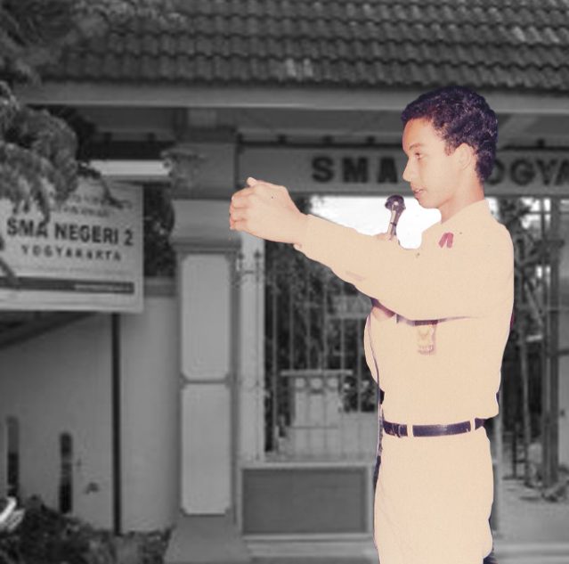 Anies terpilih menjadi Wakil Ketua OSIS di ketika duduk di Kelas 1 SMA.