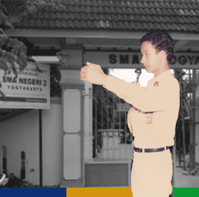 Anies terpilih menjadi Wakil Ketua OSIS di ketika duduk di Kelas 1 SMA.