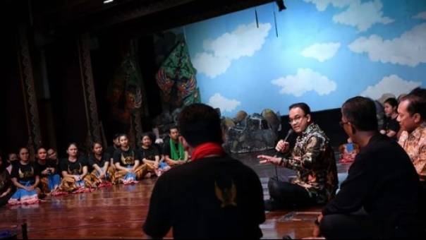 Anies Baswedan merenovasi gedung keseniang wayang Bharata