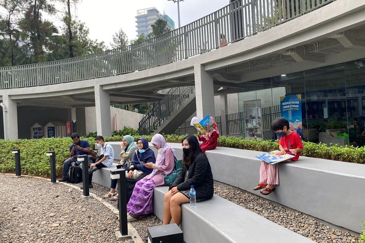 program anies baswedan membangun Taman Literasi Martha Christina Tiahahu5