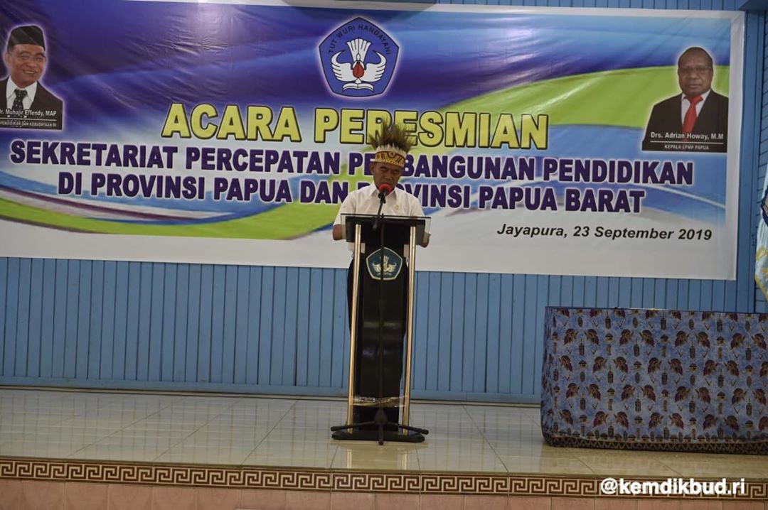 anies baswedan percepat perkembangan pendidikan papua barat